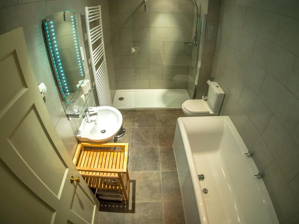 Six Brunton Place Guest House エディンバラ エクステリア 写真